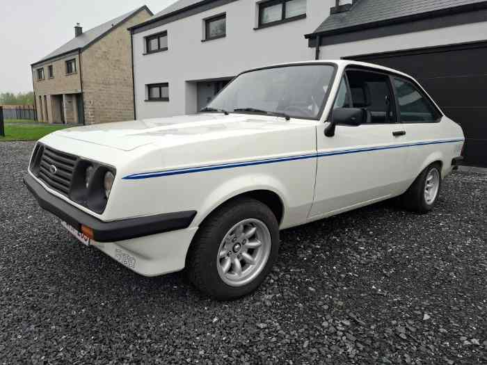 FORD ESCORT RS2000 1