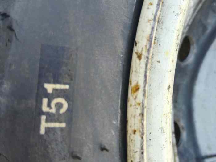Lot pneus 13