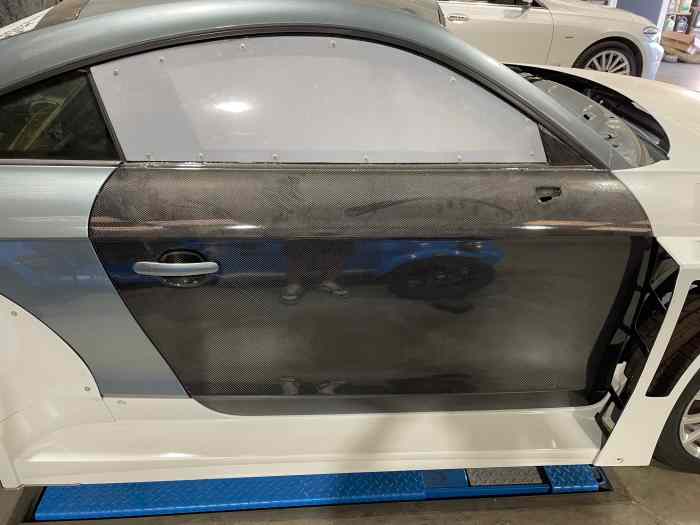Caisse arceautée homologué FIA et kit large AUDI TT 8J mk2 3