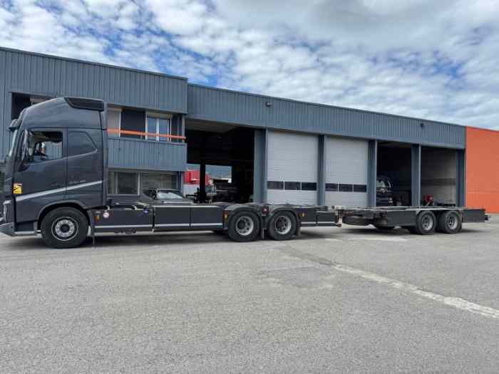 Camion d’assistance VOLVO + remorque Lecitrailer 5