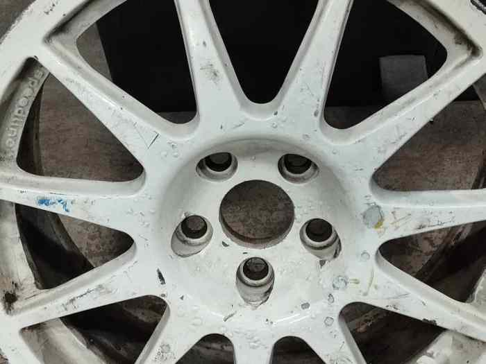 2 jantes blanches clio r3 max