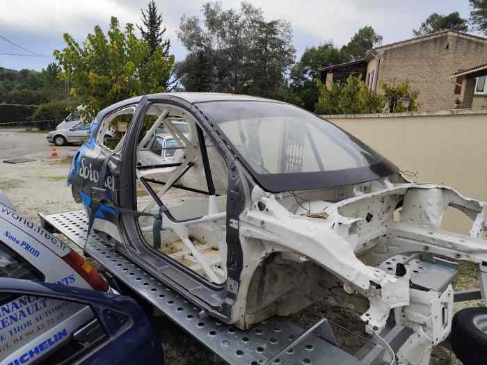 Caisse clio r3 Max accidenté avec passeports 0