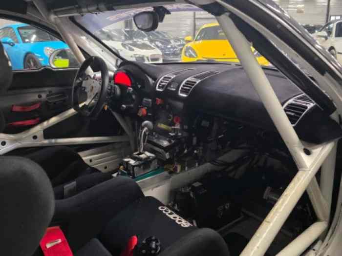 PORSCHE CAYMAN 981 GT4 CLUBSPORT PACK MANTHEY RACING 5