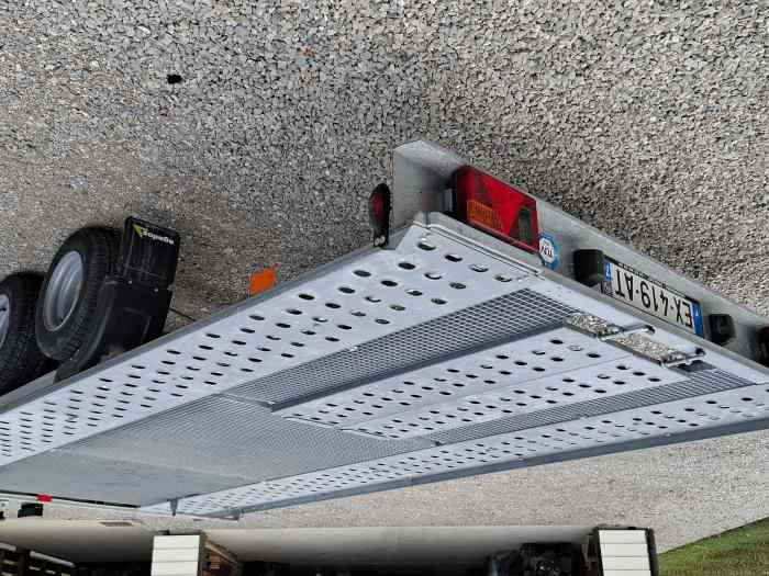Porte voiture 2 essieux 1500 kg 0