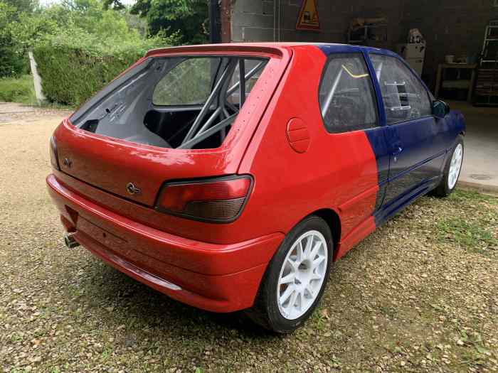 306 F2000 3
