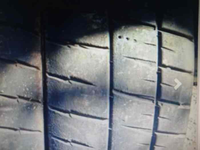 VD 6 PIRELLI SUR JANTES PEUGEOT CITROEN 2