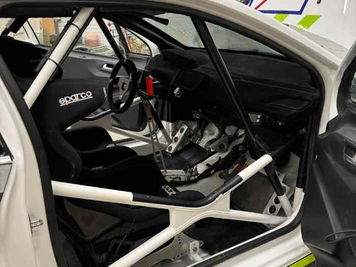 Peugeot 208r2 1