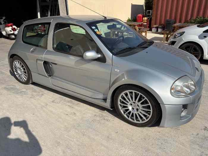 Clio V6 Phase 1 entièrement révisé 0