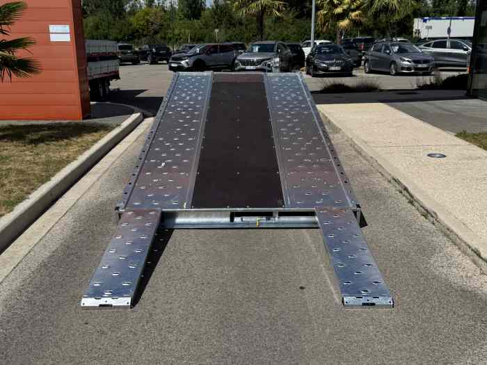 REMORQUE PLATEAU PORTE VOITURE BASCULANT TEMARED CARKEEPER 4520/2 S 3T PTAC 3000 kg / PLANCHER CENTRAL BOIS / TVA RECUPERABLE / 4158 HT / LIVRAISON POSSIBLE 4 990 € 5 9... 2