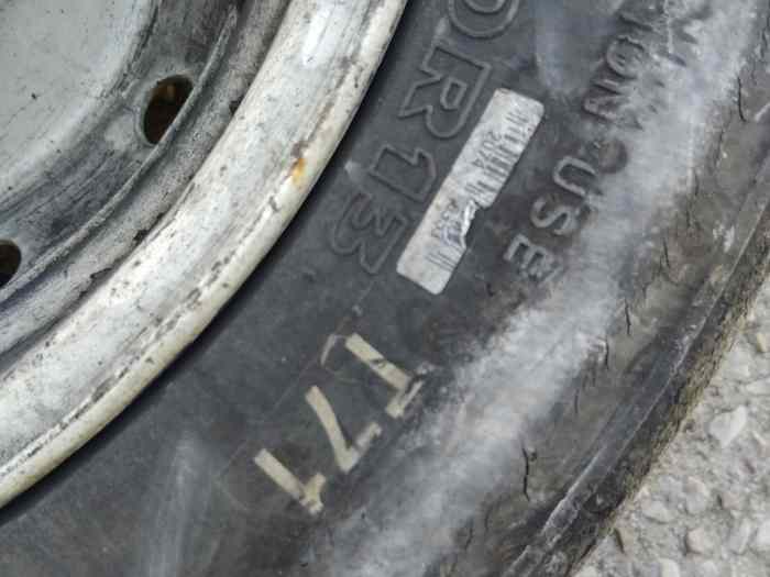 Lot pneus 13