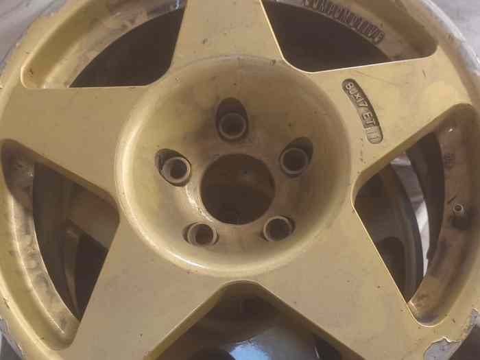 Véritables jantes BMW M3 E30 3