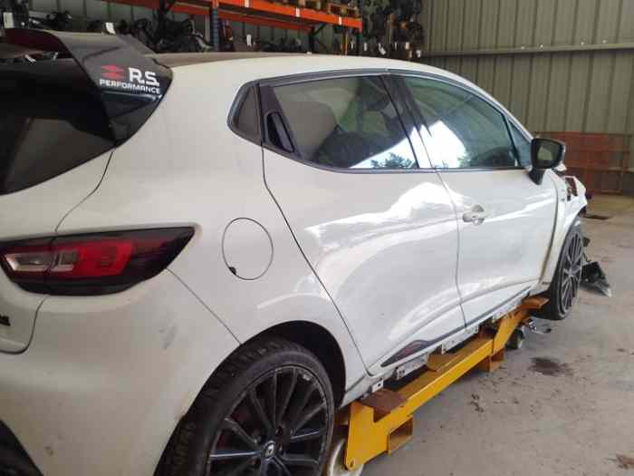 RENAULT CLIO IV RS PH2 TROPHY 2017 3