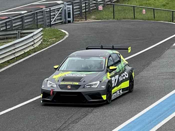Cupra TCR 0