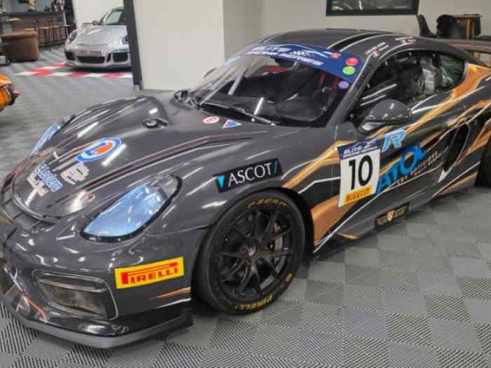 PORSCHE CAYMAN 981 GT4 CLUBSPORT PACK MANTHEY RACING 1