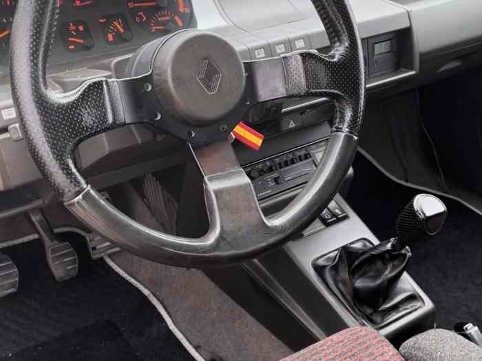 Renault 5 GT TURBO 2