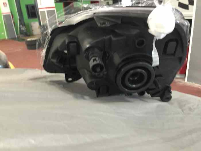 Phares de la Renault Clio S1600