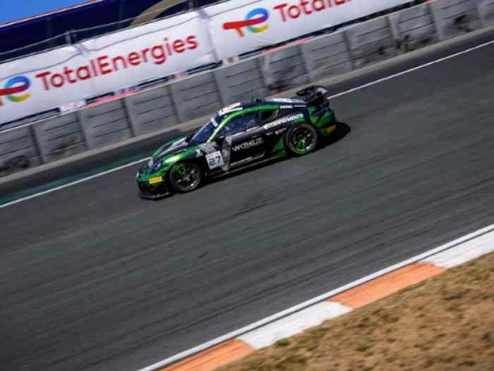 Porsche 718 Cayman GT4 RS ClubSport 2025 1