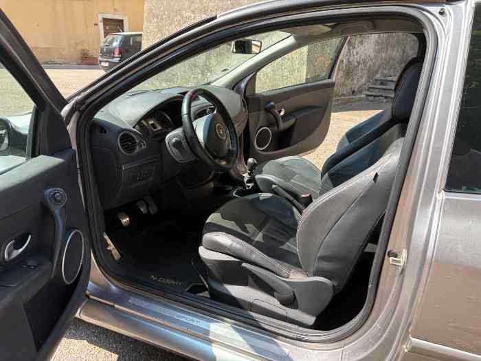 Renault Clio 3 rs 2