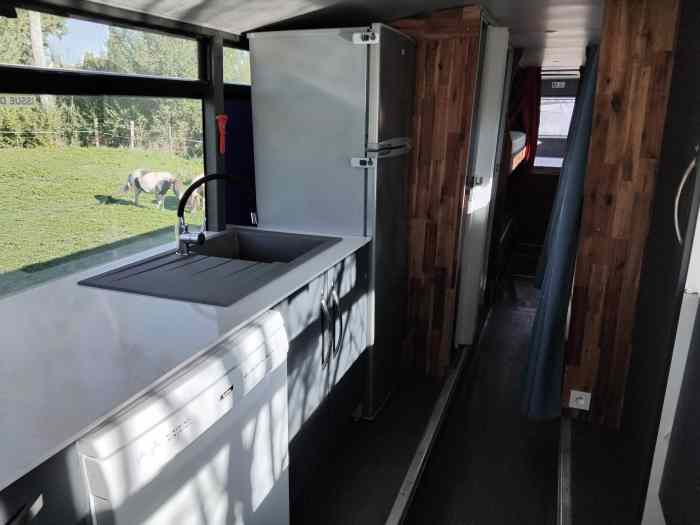 Bus aménagé en vasp 9 places 2