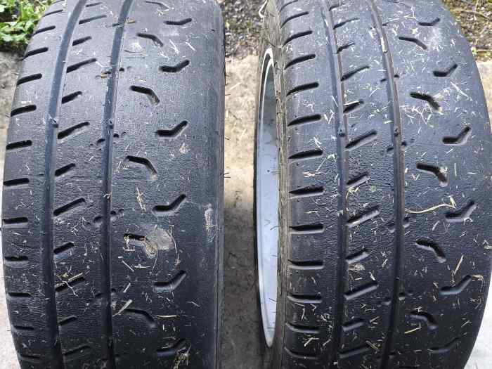 2 pneus Kumho TM02 K22 15 pouces quasiment neuf 0