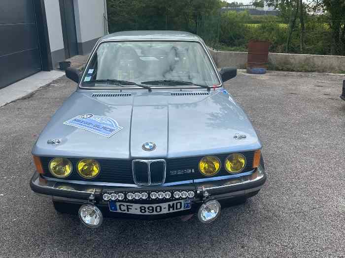 vend BMW 323 I 1