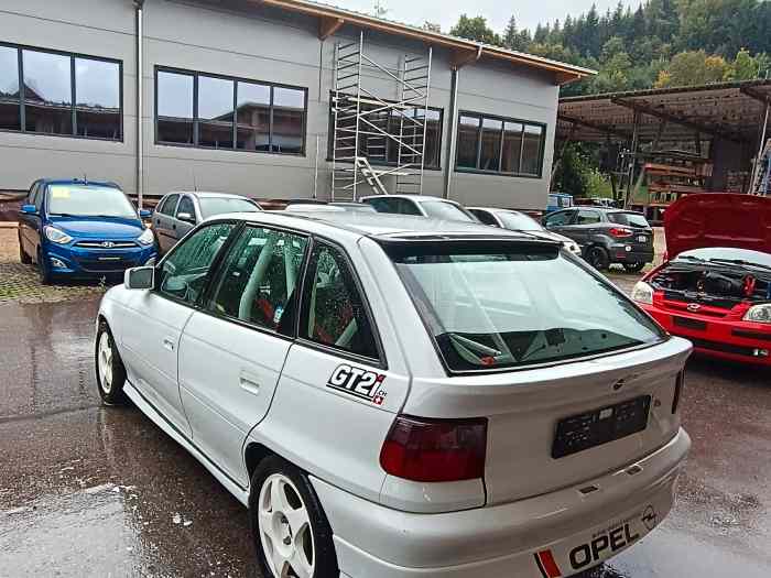 Opel Astra rallye / circuit. Homologué route 1
