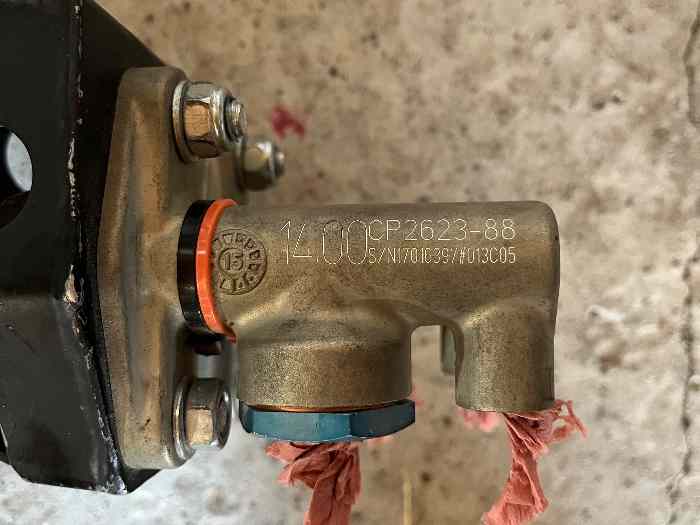 Frein à main hydraulique 206 GrN 1
