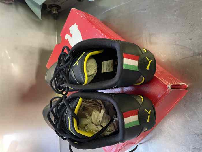 CHAUSSURE PUMA LOGO FERRARI NEUVE 1