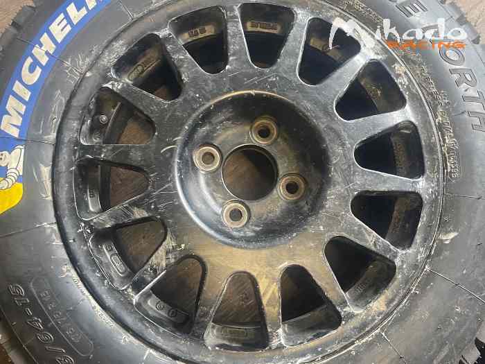 Lots de 8 Jantes en 15 clio RC5 2