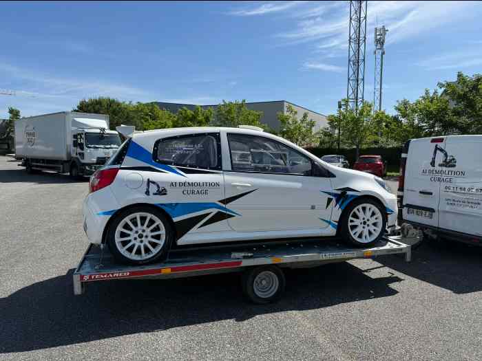 Clio 3 f2000 1