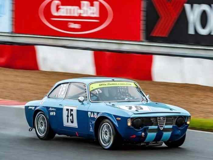 Alfa Romeo coupe bertone