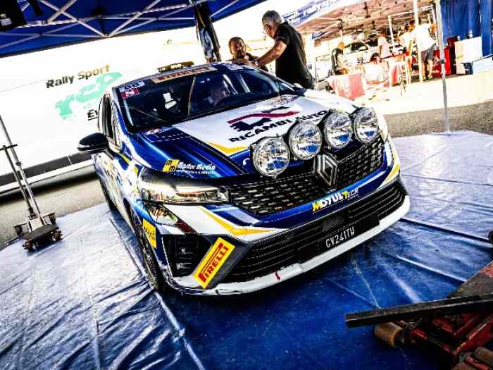 Renault Clio rally5 2