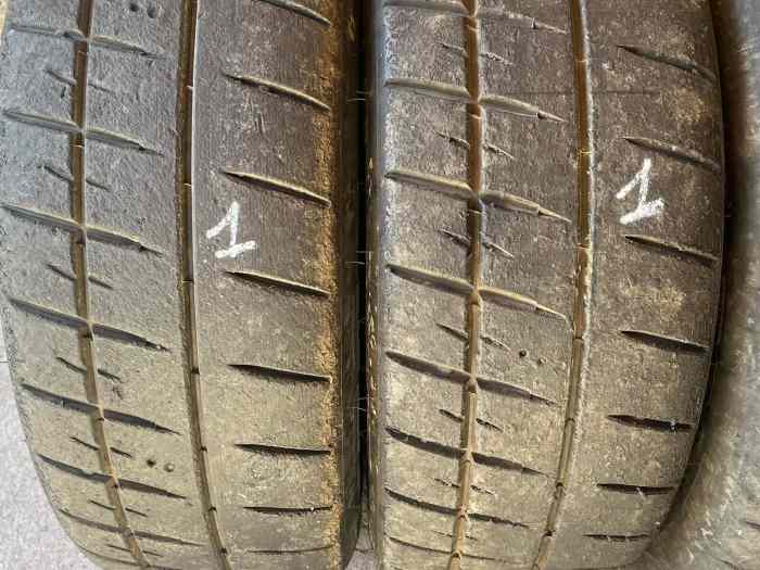 Pneus Michelin H30. en 16 1