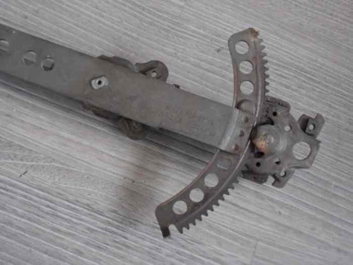 LEVE-VITRE AVANT DROIT 1237202246 MERCEDES W123 3