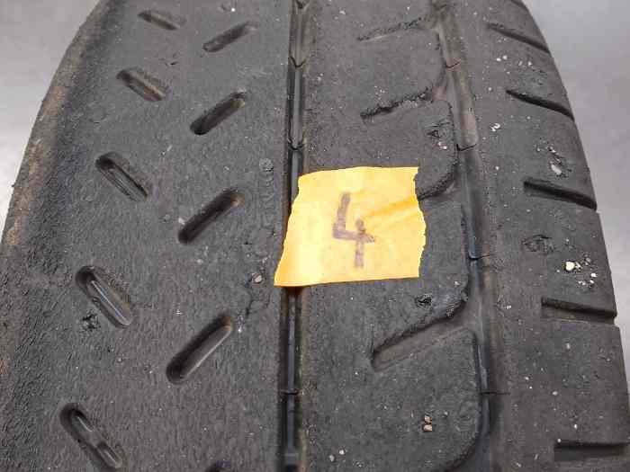 2 Michelin R11 en 19/58-15 avec 20% d’usure 4
