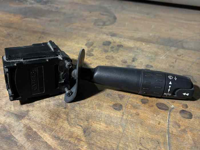 Commodo Essuis Glace / Phare Peugeot 0