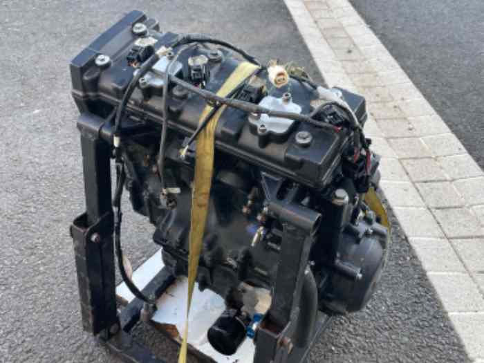 Moteur Kawasaki 1400zzr 2010 complet 1