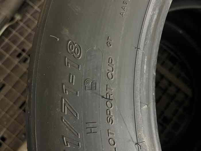 Pneus slicks Michelin et hankook 2