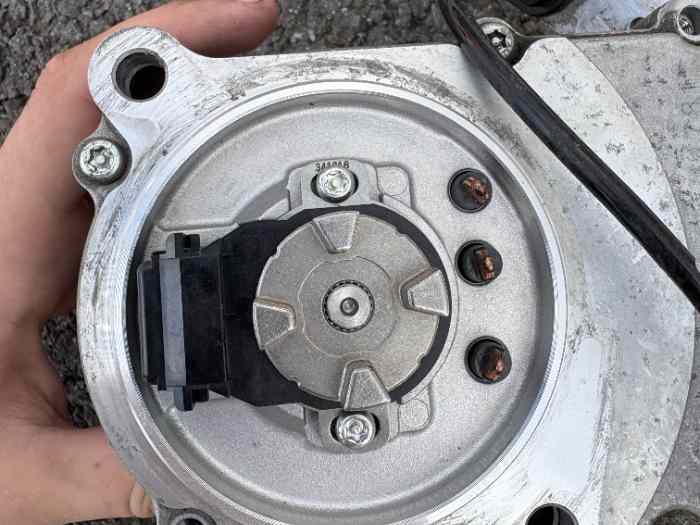 Pompe de direction 1