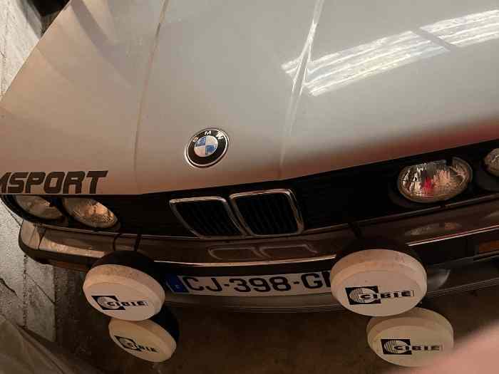Vend bmw e30 325ix de 1988 (4roues motrices)213560 kms adaptés au rallye de régularité principalement 6 cylindres en ligne pour plus de renseignements merci de me contacter... 2