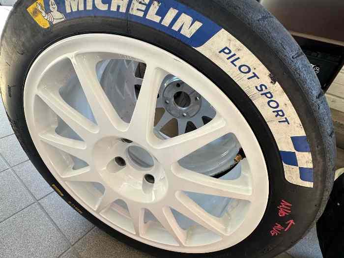 PNEU MICHELIN PILOT SPORT PRO R 19/63-...