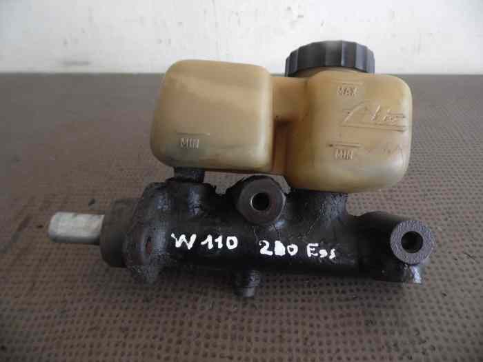 MAITRE-CYLINDRE FREINS A0014306301 MERCEDES W110 5