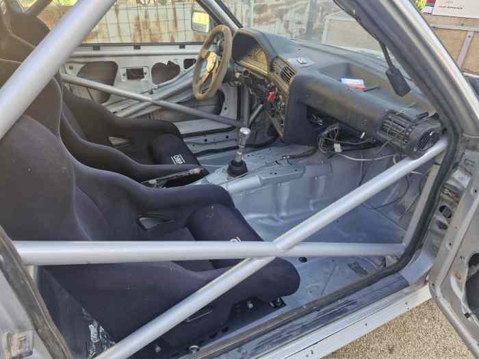BMW 325 IX terre FN4 2