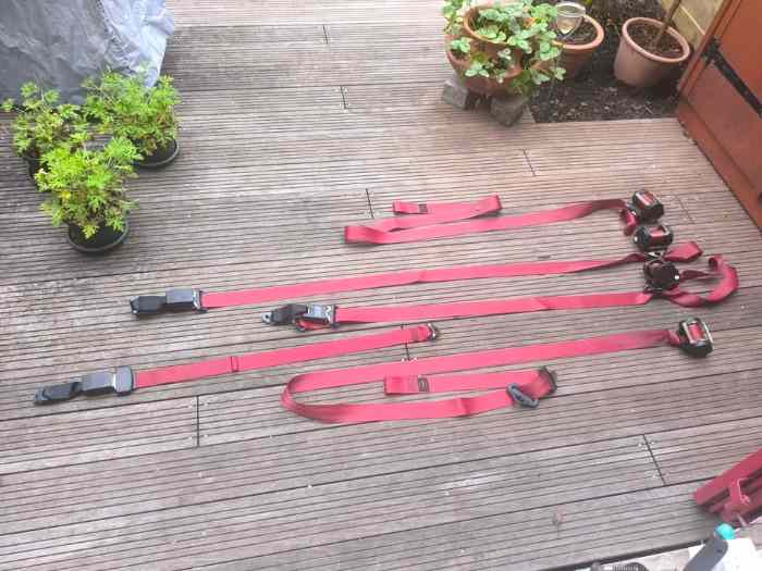 Jeu de 5 ceintures rouges Peugeot 106 Rallye, Citroën Ax GT, Saxo VTS 1