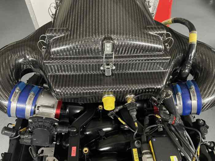 NISSAN V8 5 litres LMP3 complet avec Airbox et démarreur/embrayage et faisceau 3