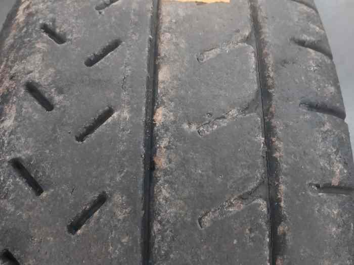 2 Michelin R21 en 19/58-15 avec 70% d’usure 5