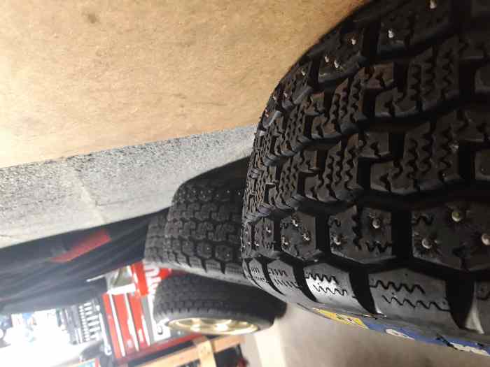Pneu michelin na01 clouté 16 pouces 1