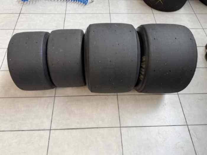 4 used Avon Tyres 0