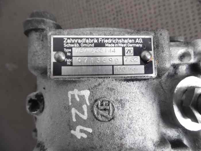 POMPE DIRECTION ASSISTEE 32411127636 BMW 635 CSI E24 2