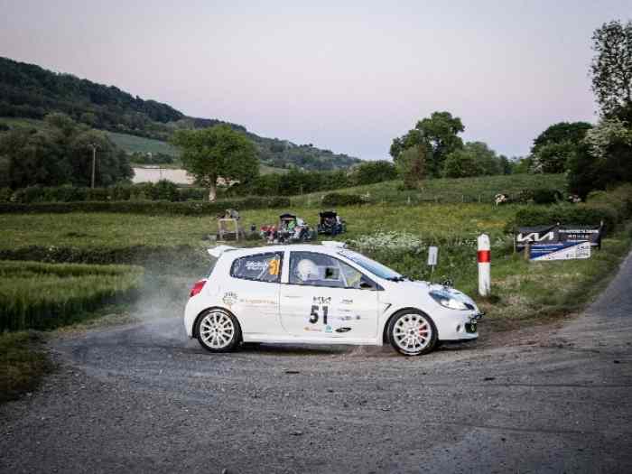 Clio 3 RS f2000 2